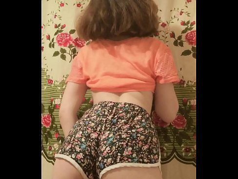 ❤️ Vogëlushja e re seksi duke zhveshur pantallonat e shkurtra në kamera Video qij në pornografi sq.sexafinkarasskaz.ru ﹏