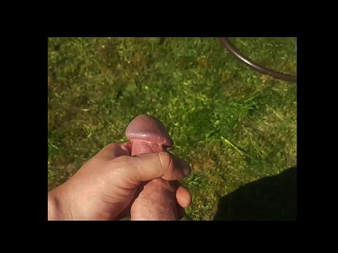 ❤️ Hotfies e ndyhet pidhi i saj rozë dhe përfundon me një shiringë në një kopsht veror Video qij në pornografi sq.sexafinkarasskaz.ru ﹏
