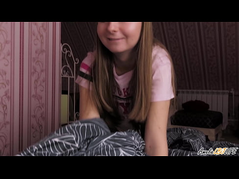 ❤️ Blondie thith thellë BFF-në e saj dhe merr spermë në gojën e saj Video qij në pornografi sq.sexafinkarasskaz.ru ﹏